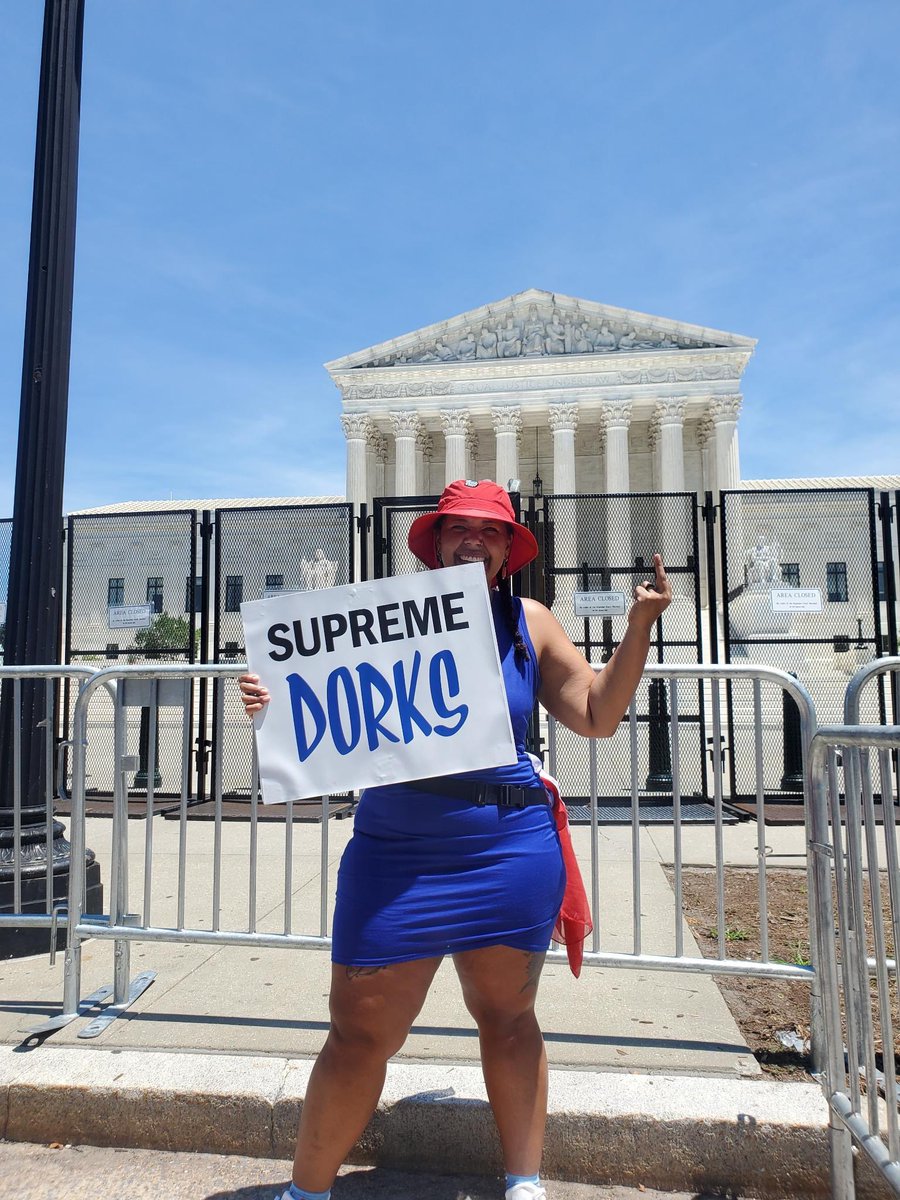 Kate_Kelly_Esq's tweet image. Happy 1-year anniversary of our @ShoutYrAbortion Abortion Pills lemonade stand outside the Supreme Court 🍋 💊 💊 

TO THIS DAY—YOU can get abortion pills mailed to you in ALL 50 STATES!

Find out more from @Plancpills 

#WeSaveUs #IndependanceDay