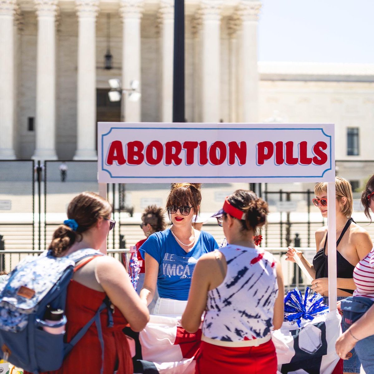 Kate_Kelly_Esq's tweet image. Happy 1-year anniversary of our @ShoutYrAbortion Abortion Pills lemonade stand outside the Supreme Court 🍋 💊 💊 

TO THIS DAY—YOU can get abortion pills mailed to you in ALL 50 STATES!

Find out more from @Plancpills 

#WeSaveUs #IndependanceDay
