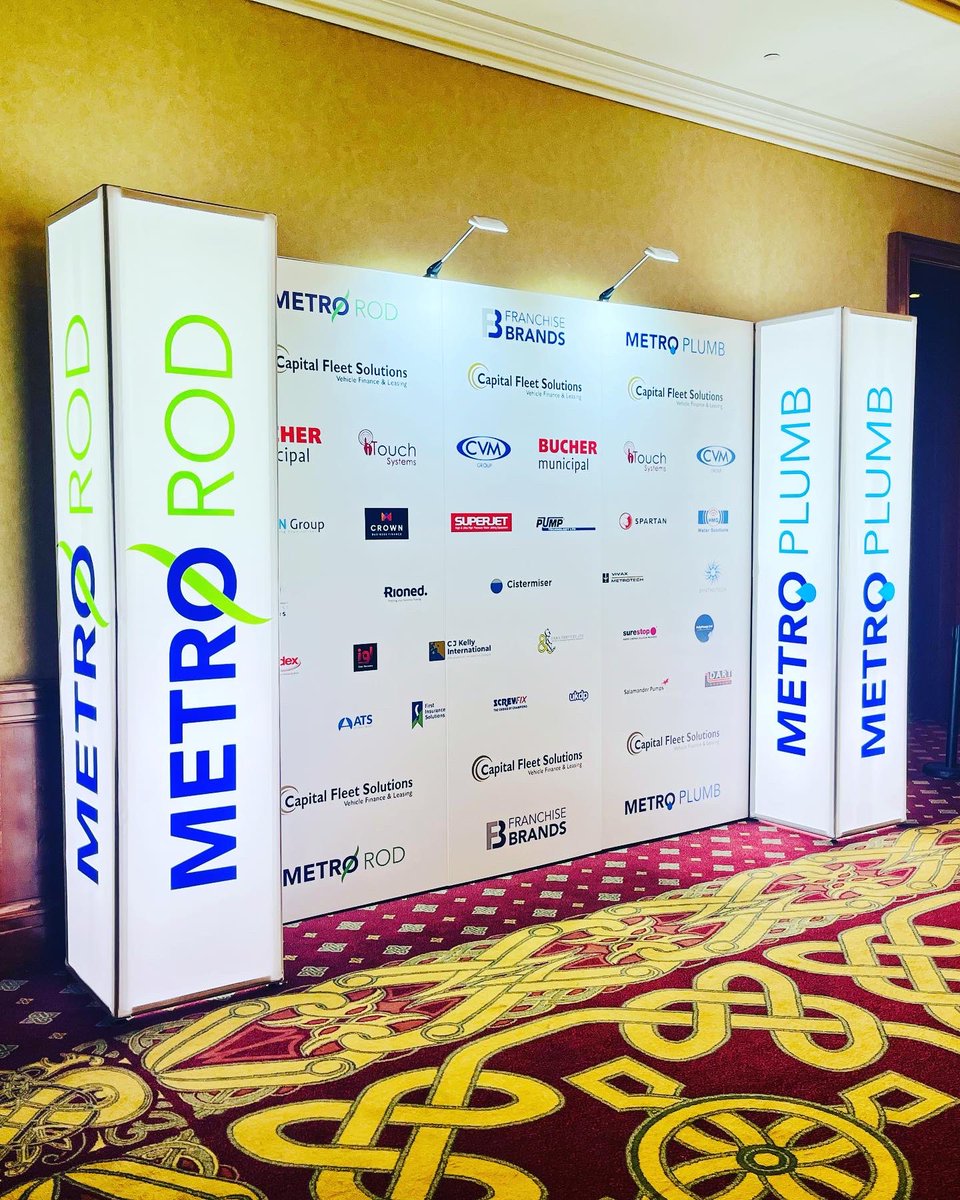 ottimodigital's tweet photo. This event had it all! Pillar wraps, hanging banners, light box’s, flags, barrier jackets, floor vinyls, counter wraps and a custom built wall. Top job. #events #exhibitions #signs #graphics #banners #5mwide #ottimo https://t.co/6sR7UnBsAn