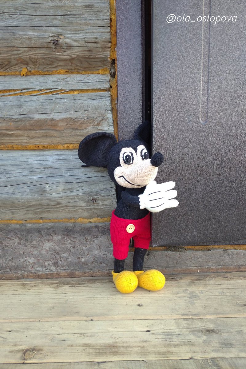 ❤️Hello, I'm Mickey Mouse! Come knit me!
lovecrafts.com/en-gb/p/mickey…

#knittedanimals #knittedamigurumi #knittingaddict #knittinganimals #knittinganimal #animals #animalpattern #animalpatterns #horse #knittingmouse #knittedmouse