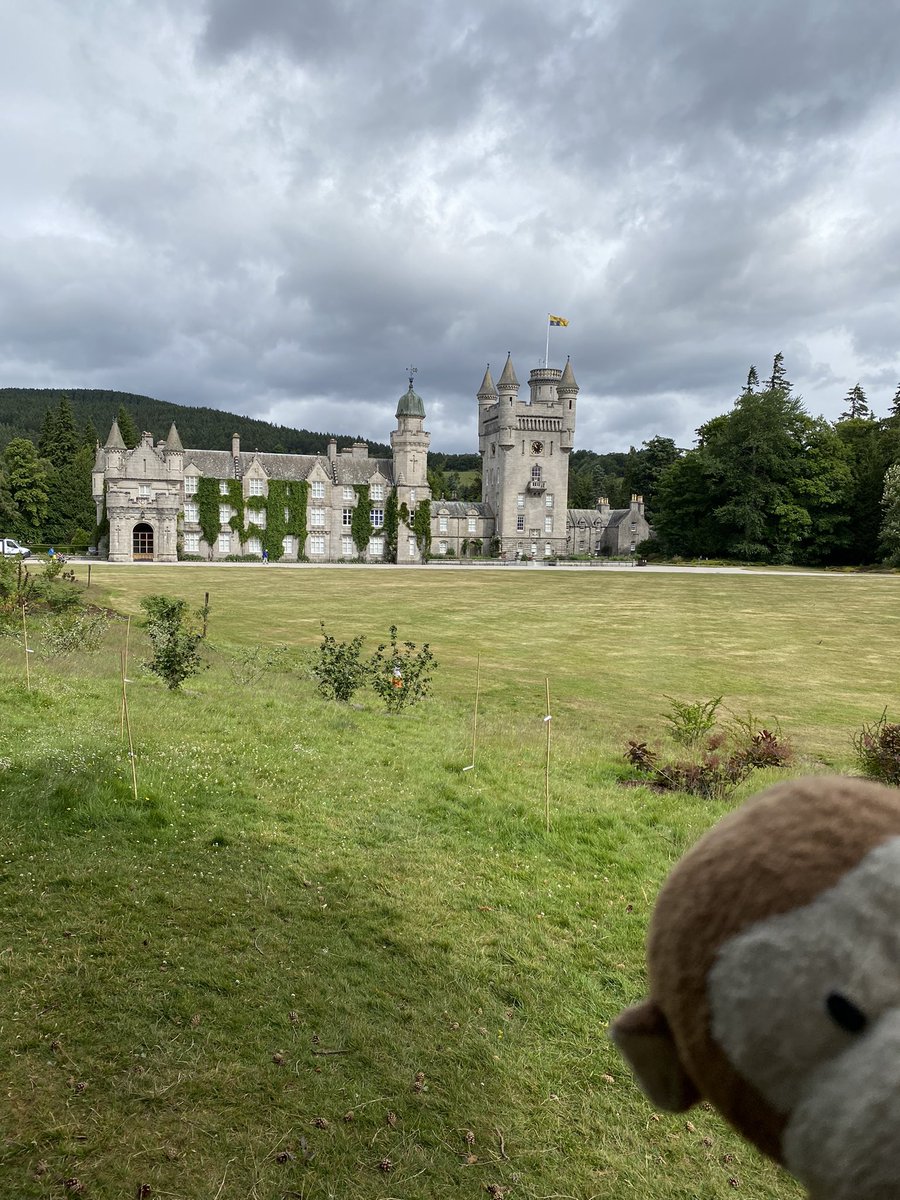 GpSmnky's tweet photo. Yesterday was a drive from #elgin to #pitlochry with a stop at #balmoral Castle.  Then found one more tasting at #BlairAthol https://t.co/fVFzRzCedS