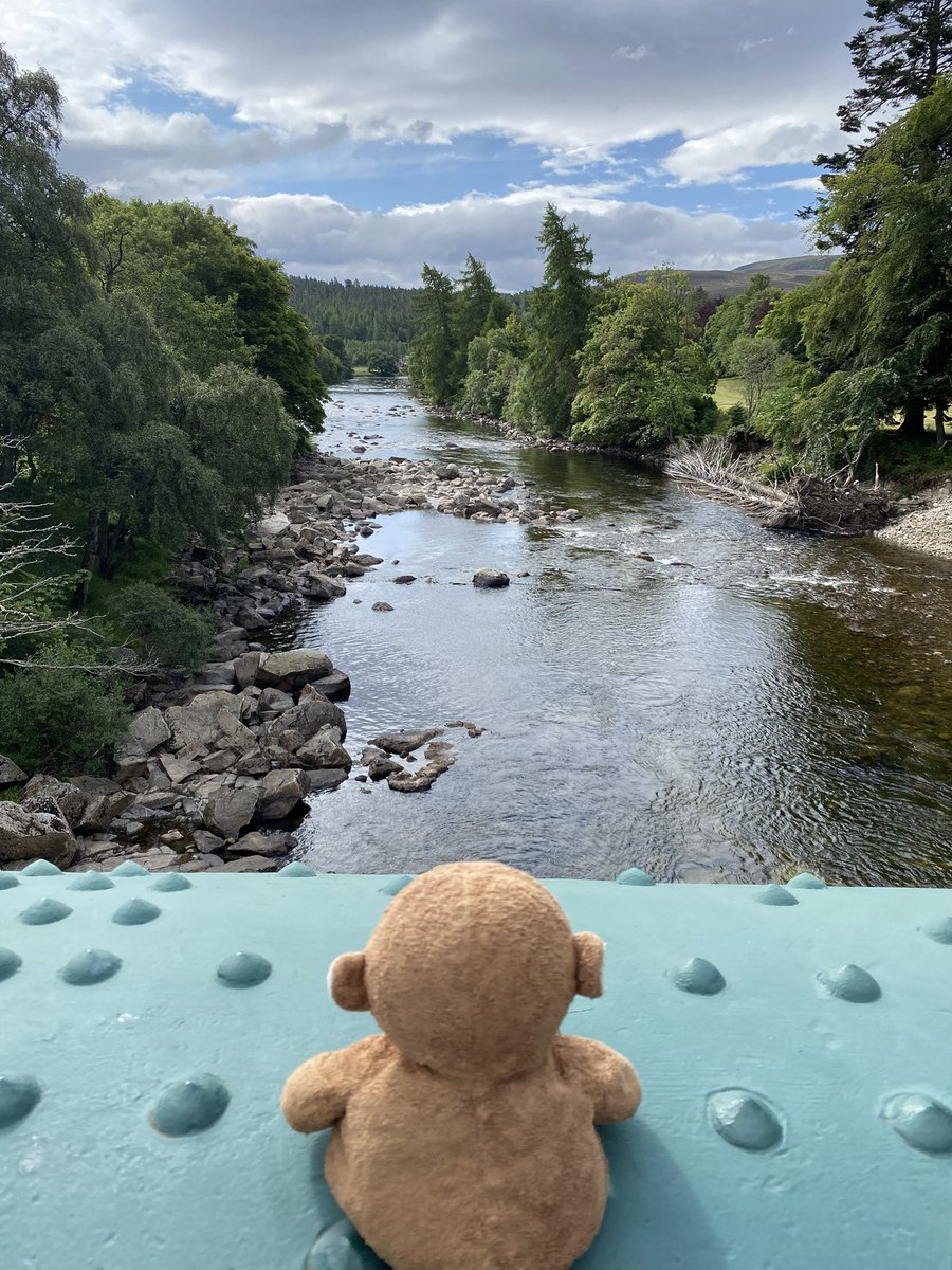 GpSmnky's tweet photo. Yesterday was a drive from #elgin to #pitlochry with a stop at #balmoral Castle.  Then found one more tasting at #BlairAthol https://t.co/fVFzRzCedS