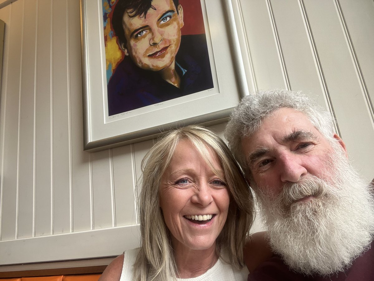 Evetssteve4's tweet photo. Brilliant, a #LookingForEric catch up with the fabulous #StephBishop (special guest Steve Macdonald) https://t.co/KzIiSk0GWL