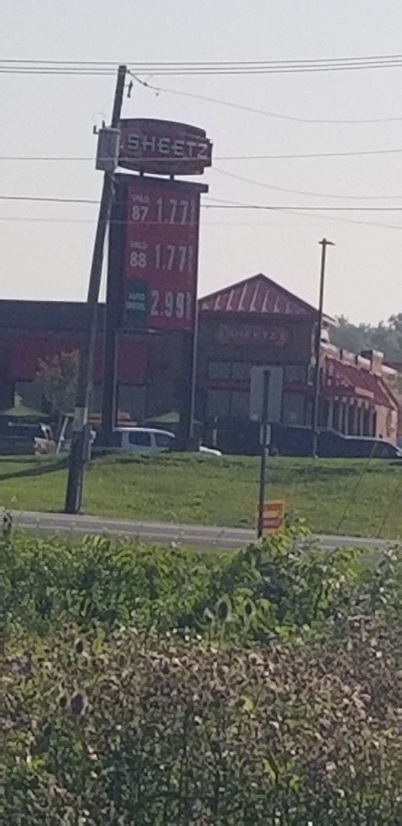 mischelle_reece's tweet photo. @foxandfriends Happy 4th from Marengo Ohio!! @sheetz is killin' it!! @Jim_Jordan https://t.co/ucjKvvvXYw