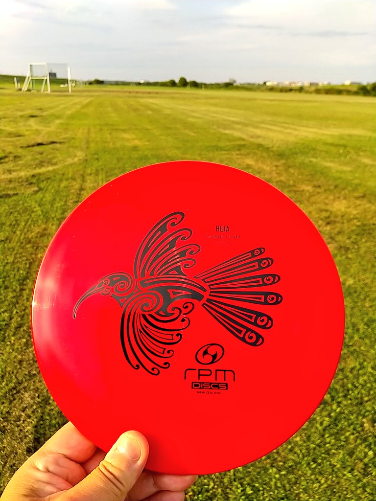 8daofu8's tweet photo. HUIA(7|5|0|+2)
数値的にはVoltっぽいのを想像してたんですが、もっとオーバーな飛びでした。感覚的にはフェード3くらい? +2と2の表記で何か差があるんでしょうか。🤔
#RPMdiscs
#ディスクゴルフ https://t.co/Ieyq9GiGdO