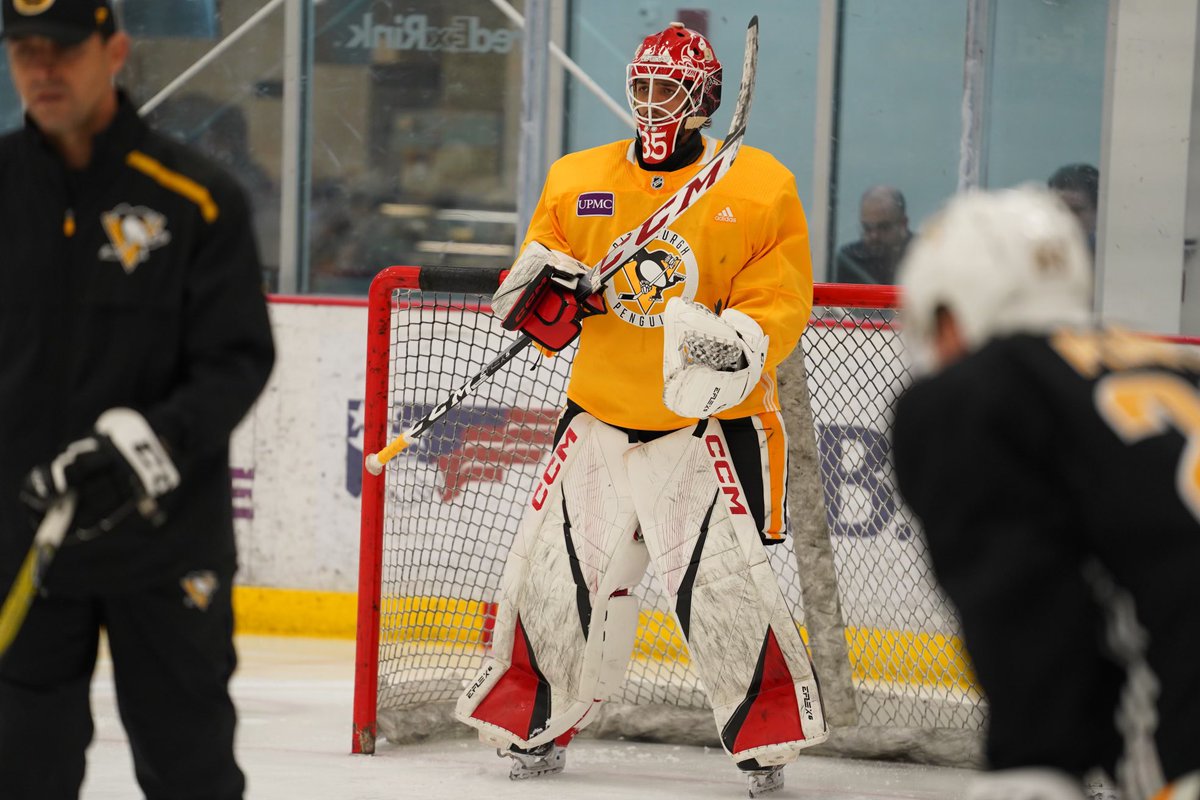 Flo checking in at <a href="/penguins/">Pittsburgh Penguins</a> development camp⛺️

#NiagaraNow