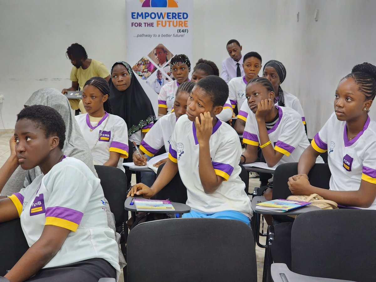 YEFNigeria's tweet photo. Our Empowered for the future #E4F season 7 Lagos life skills training is #Live.
"If you make poor business decision, the business may flop" says Mr. Odewumi of @MyFCMB during his session on Financial Management & Planning.
#YouthEmpowerment #YEF #FCMB #Entrepreneurship https://t.co/AgQyFdDAAE