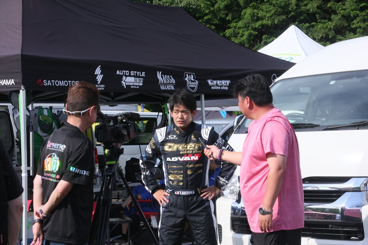 fkmdb770's tweet photo. #TGRラリーチャレンジ
#小塚崇彦
#ROWENJAPAN
リアウインドに見慣れたステッカーが…
ROWEN…今回は参戦車両SUCCEEDのマフラーがROWEN製なんですよね🤗
キッチリと撮影するあたり、ななぴょんのファンですから🤣 https://t.co/GbiBHPiEIC
