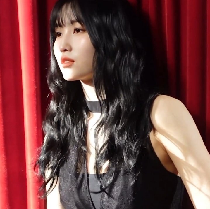 9396PICS's tweet image. behind the curtain