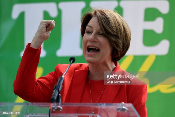 JaneBrownNews's tweet photo. U.S. Democratic Senator @amyklobuchar urges Canada to stand firm against pressure from Meta &amp; Google over Canada's Online News Act as she leads charge for a similar American law: @globeandmail. #uspoli #cdnpoli #C18 
https://t.co/v2GEdjazoP https://t.co/V5PZmjwCL0