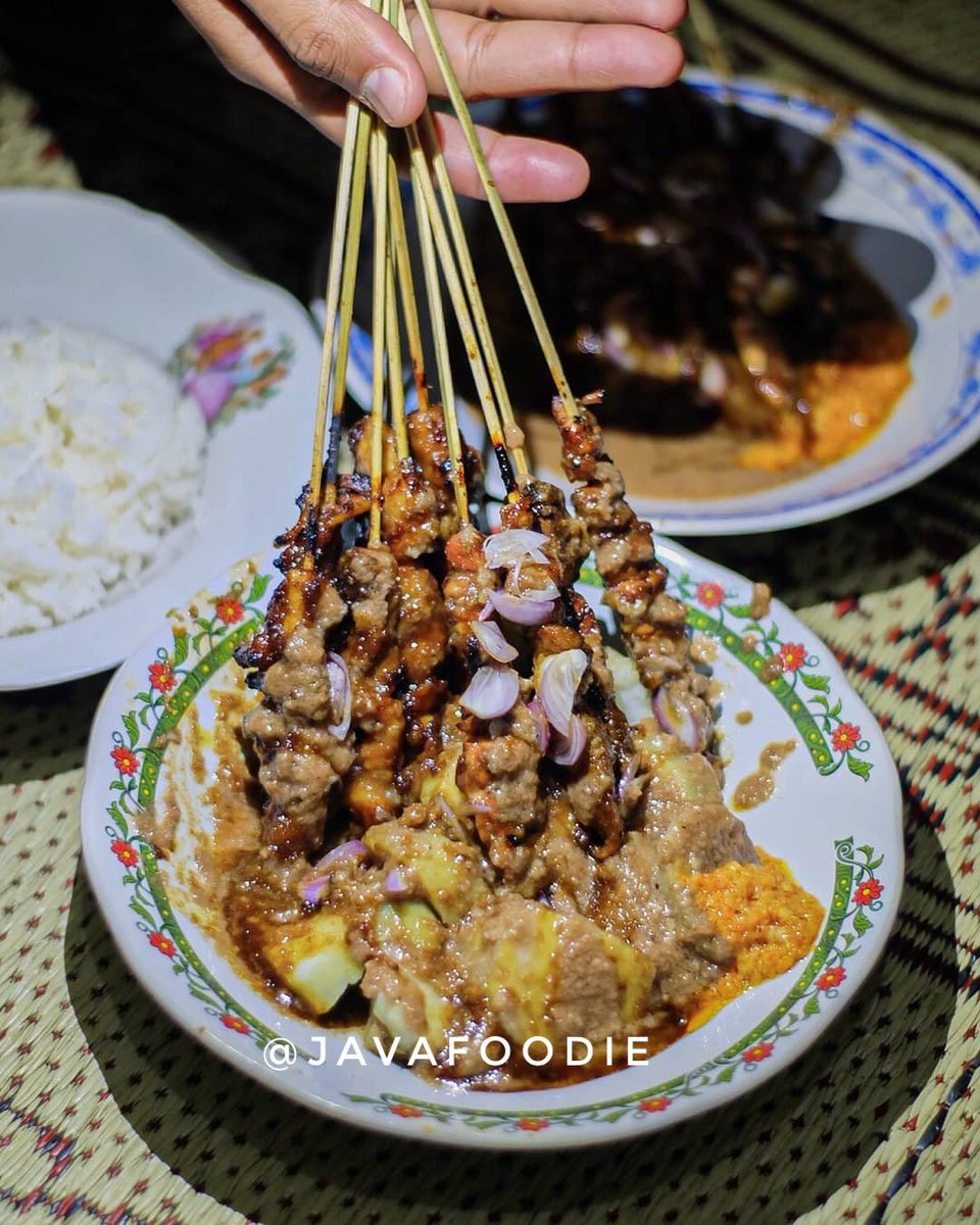 javafoodie_'s tweet photo. Warung Sate Ayam Madura favoritmu di Jogja di mana guys? Kalau aku..

1. Sate Ayam Cak emon (Jl Candi Gebang)
2. Sate Ayam Budhe Umi (Jl. Cungkuk Raya No.256, Cobongan)
3. Sate Ayam Tukangan
4. Sate Ayam Cak Beiri, Colombo
5. Sate Ayam Cak Samsul, Jl MT Haryono
6. Sate Ayam Mak Nur, Baciro