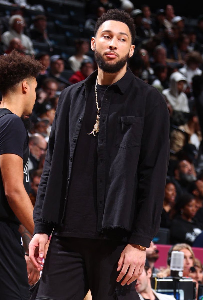 The Nets are looking to ship out Ben Simmons in a 3-team deal involving the Brooklyn, Miami and Portland, per <a href="/GregSylvander/">Greg Sylvander</a> 

(Via <a href="/5ReasonsSports/">Five Reasons Sports 🏀🏈⚾️🏒⚽️</a> )