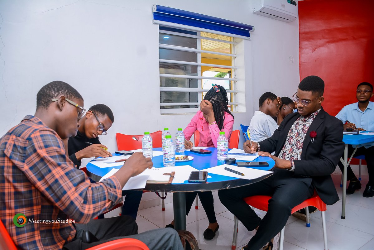 mambindi's tweet photo. I was opportune to volunteer for Ore innovation as a project Manager to ensure the success of one best leadership events held in Calabar. It is a human capital development organization and social enterprise designed to bridge the gap between education and employment. More loading https://t.co/igt6TR77wJ