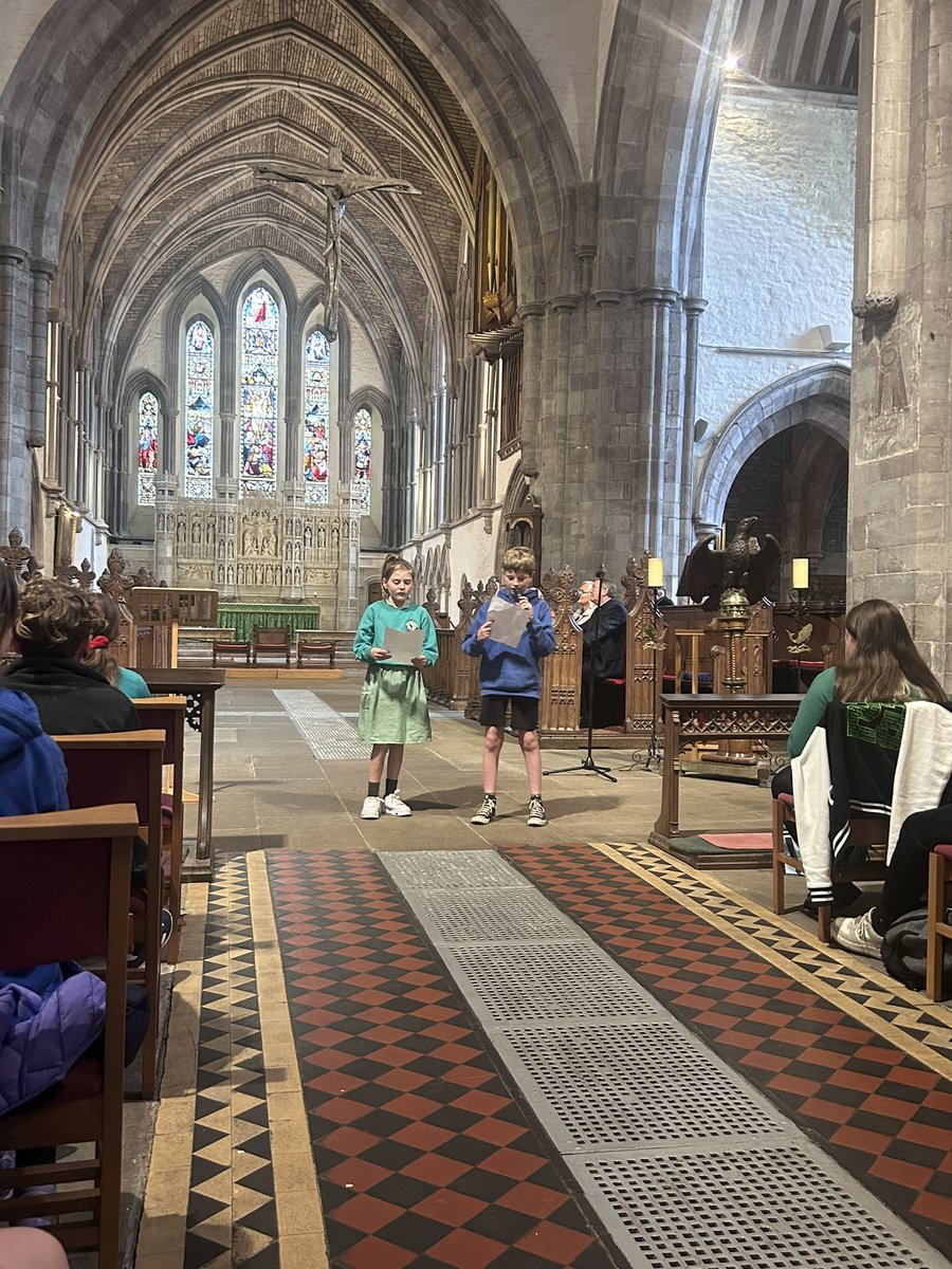 Beyond proud of our pupils who opened the @Swanbrec @swanbreced Y6 leaver’s service at Brecon Cathedral, powerfully sharing their thoughts, feelings and knowledge about sanctuary @hbts4refugees