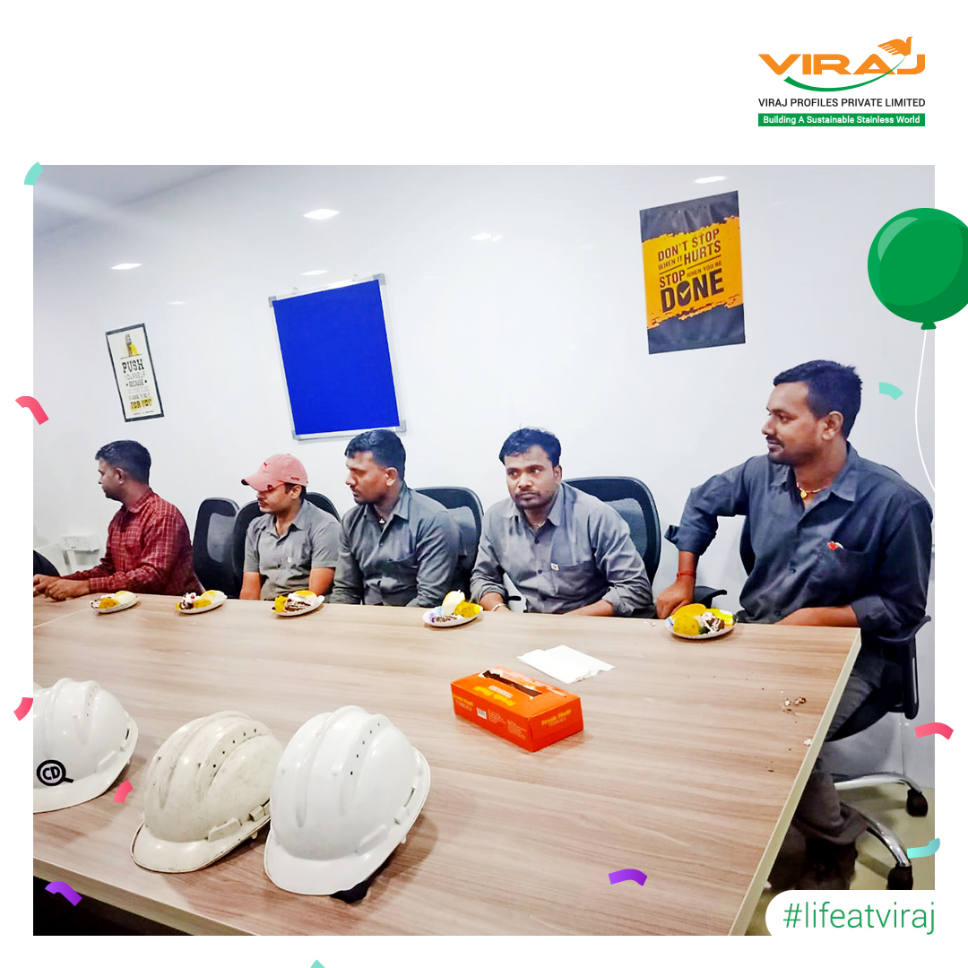 virajprofiles's tweet photo. Birthdays are special, and so are the parties that mark them. Here are a few glimpses from the monthly birthday celebrations at the SRM unit. We wish these dedicated Virajians a very happy and joyous future ahead.
.
.
.
#celebrations #SRMunit #team #Viraj #virajprofiles https://t.co/hCzWV71DkQ