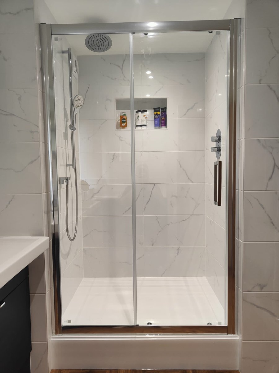 JMIbristol's tweet photo. A shower room we fitted recently fitted in Bath, complete with @UtopiaBathrooms  fitted furniture, @VADO_uk  taps &amp; showers &amp; @KarndeanFloors  flooring.
#Bathrooms #BathroomDesign #BathroomsBath
#BathroomsBristol #UtopiaBathrooms https://t.co/1Bs44hhcF4