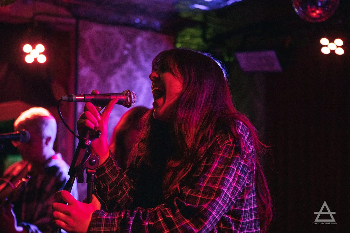 In Photos: Squarehead live at the Workman’s Cellar in Dublin with support from girlfriend. Photos by David McEneaney thethinair.net/2023/07/in-pho…