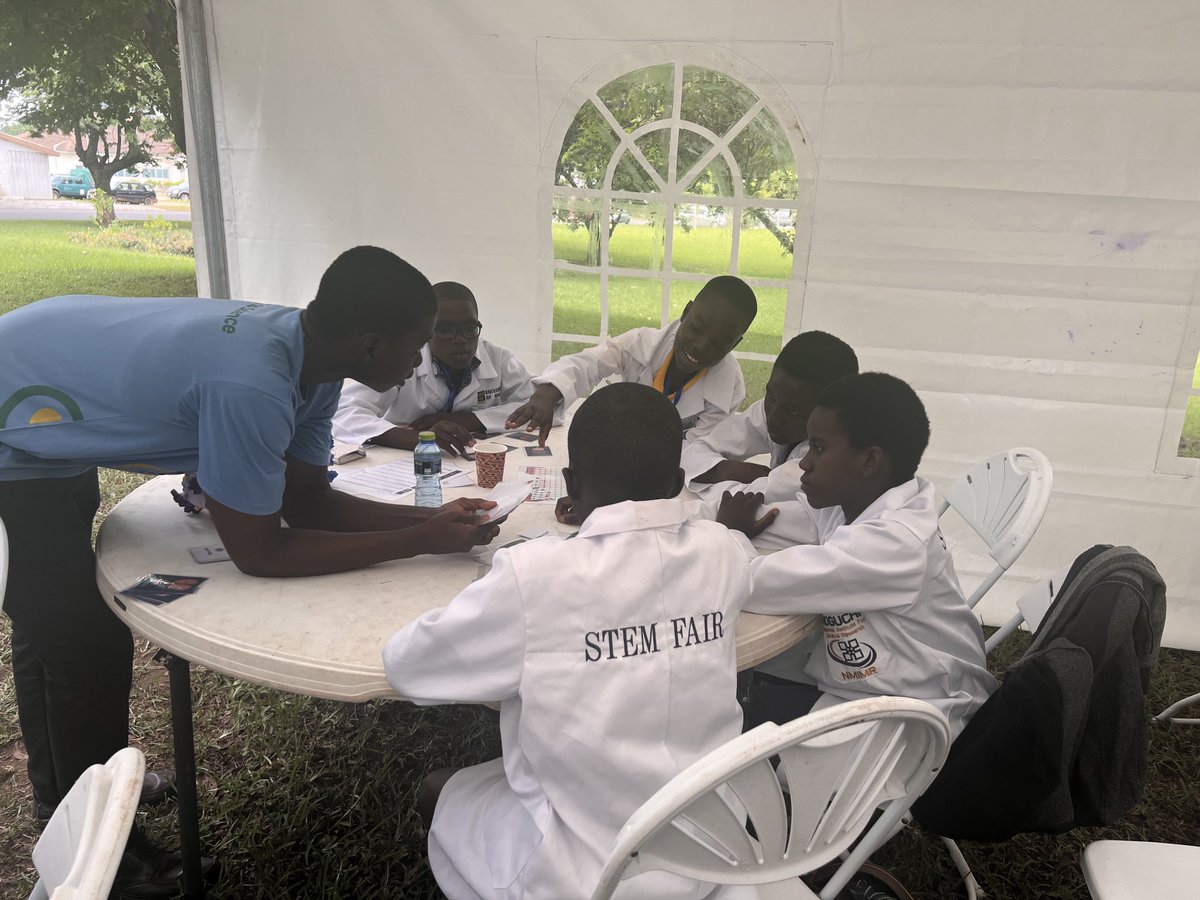 DorothyYeboahM1's tweet photo. Bringing science to the next generation ❤️ https://t.co/N3ghxb6MYN