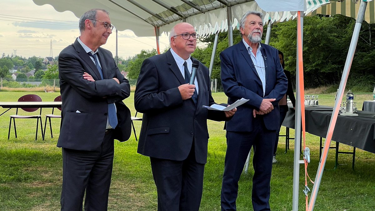 OrcelAlexandre's tweet image. Un grand merci à l’Union Amicale des Maires de la Nièvre et à @nievrefr de m’avoir invité à leur réception dans ce cadre idyllique 🦌🌳

C’est toujours un grand plaisir d’échanger avec les élus sur l’aménagement numérique du territoire 🤝

#UAMN #Ruralité