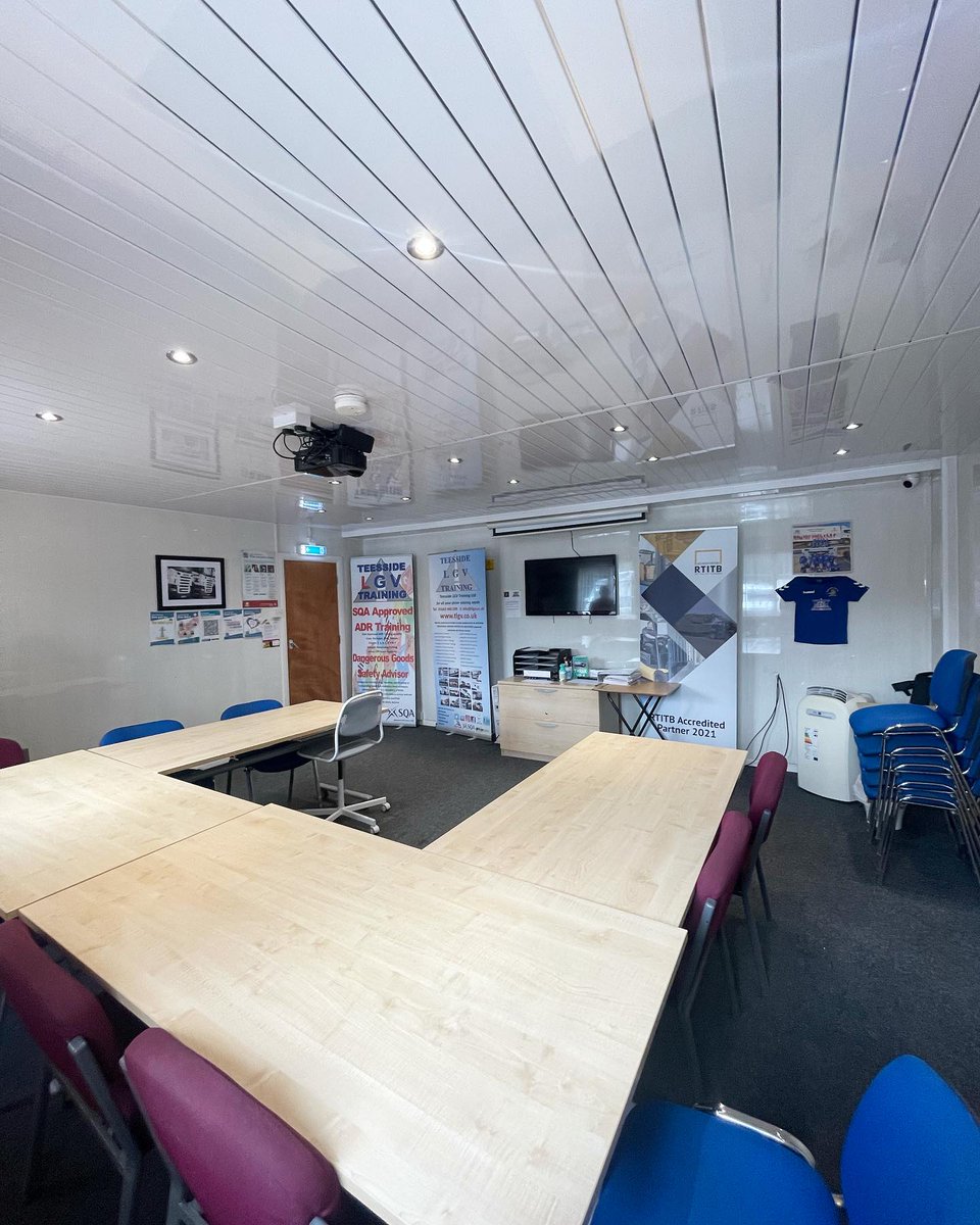 TeessideLGV's tweet image. Need to refresh your CPC? We have a course running w/c 17th July 2023 with availability to book individual days or the full 35 hours. Contact us on 01642 466099 or info@tlgv.co.uk to enquire 🚛 #DriverCPCtraining #Teesside #DriverTraining