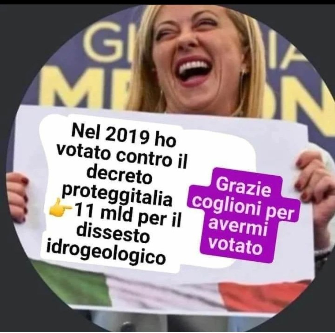 BlueBel87796049's tweet photo. Allora, ci organizziamo o le facciamo passare tutto? https://t.co/BVItcn6fGL