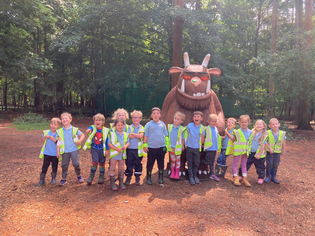 AlburghCE's tweet photo. Last Thursday the whole school had a fantastic day @ForestryEngland High Lodge, Thetford #oaksclass #saplingsclass #seedlingsclass #acornsclass https://t.co/mcbAznLFx3