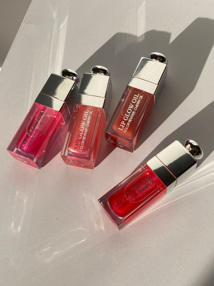 untitledallure's tweet photo. DIOR LIP OIL ✨🤍 https://t.co/4mZTKXFbhx