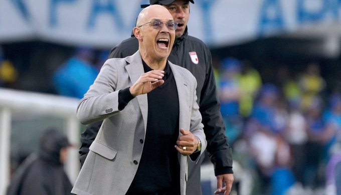 Colfootball1's tweet photo. @DIM_Oficial appointed 🇺🇾Alfredo Arias as their new coach. docs will be signed tonight. The 64-year-old coached Peñarol last semester and already coached @AsoDeporCali and @SantaFe in the past

via @PSierraR https://t.co/5aRiywCkH8