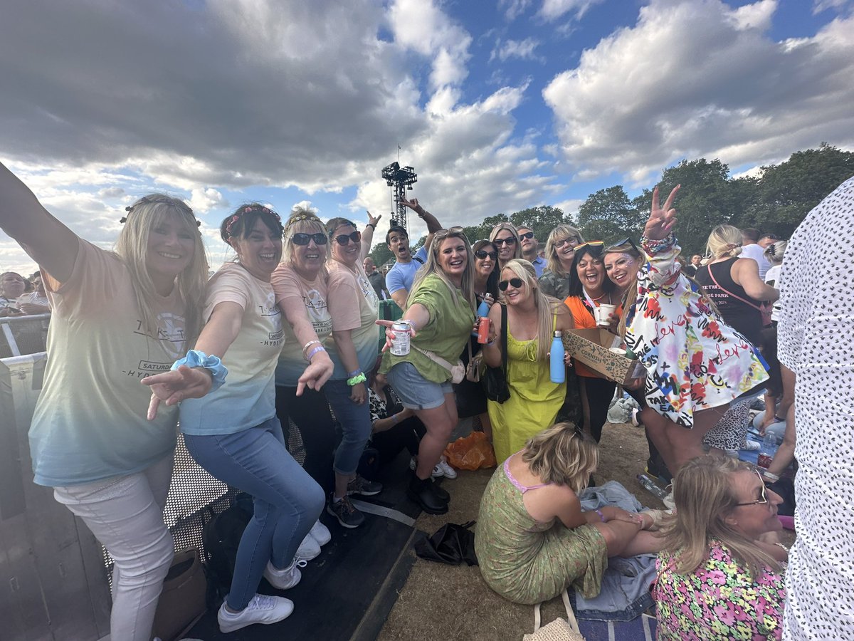 LauraJane_07's tweet photo. @GaryBarlow @BSTHydePark THISSSSSSS https://t.co/hnoGwU5zyG