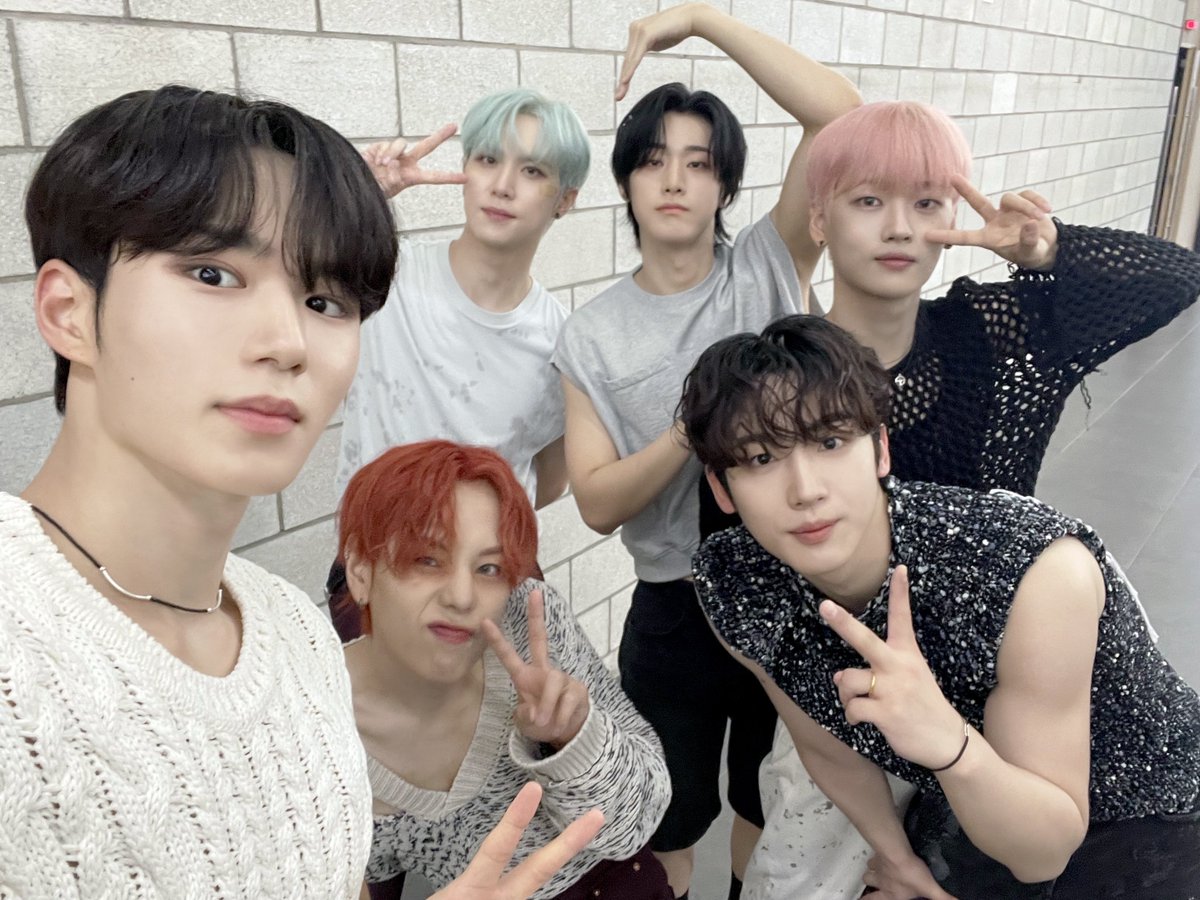 아침부터 저녁까지 루아이의 응원소리로 가득했던 더쇼⭐️
위아이로 하루 가득 채워주셔서 감사합니다🫰

#위아이 #WEi 
#Eternally #질주 #OVERDRIVE