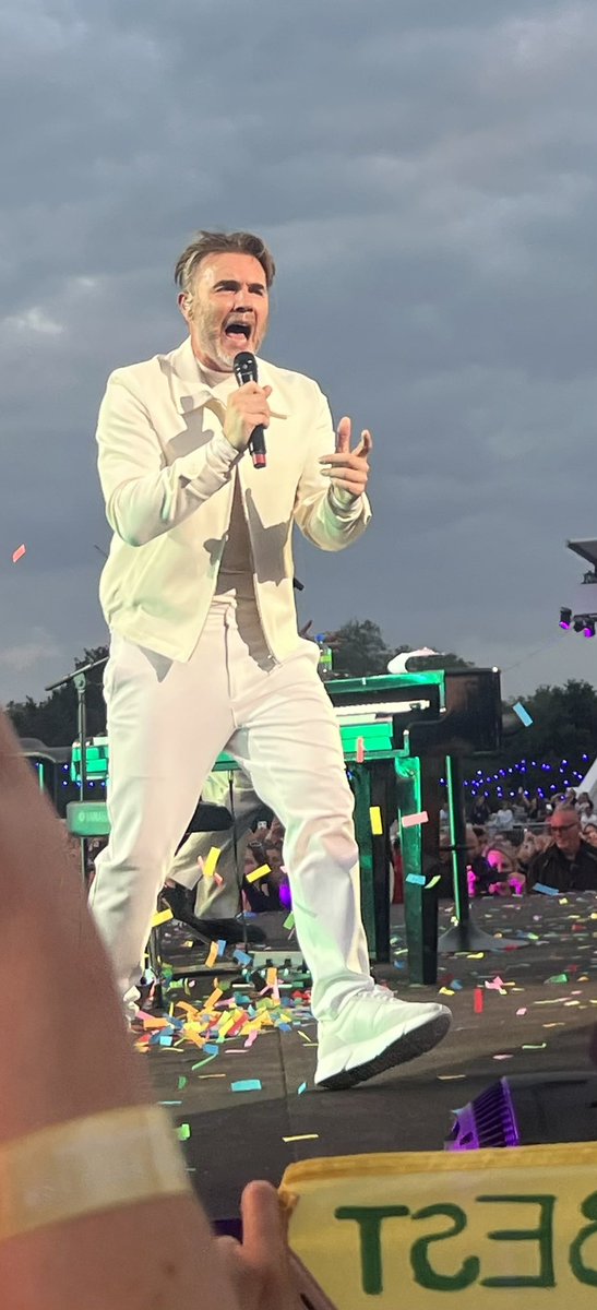 JuneStiles's tweet photo. @GaryBarlow @BSTHydePark Some of my favourites ! What an amazing show ❤️ https://t.co/DyGLQ3d6ZA