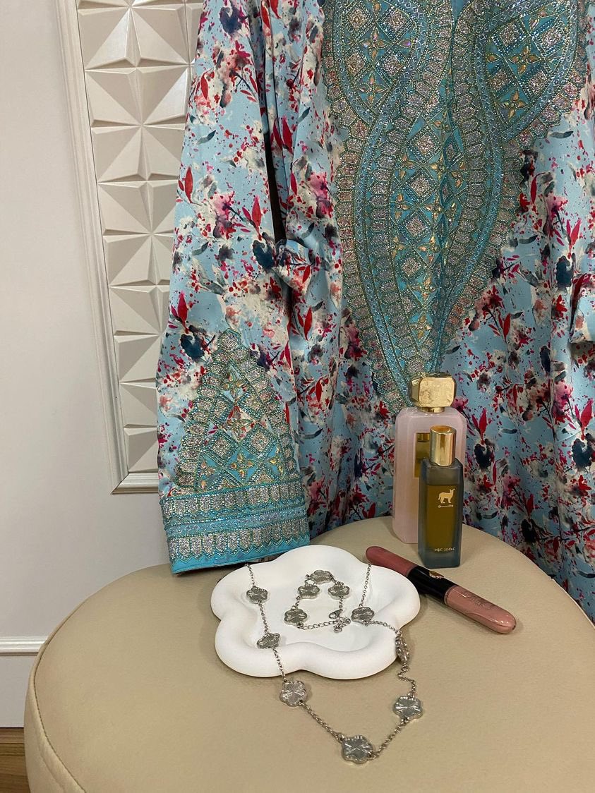 ⠀⠀⠀⠀⠀⠀⠀⠀⠀⠀⠀⠀⠀⠀⠀⠀⠀⠀⠀ 
حظ  لي  يا  زين  حيابك ⠀⠀⠀⠀⠀⠀⠀⠀⠀⠀⠀⠀ 
واختلط عطره على ثوبك 🌷 ⠀⠀⠀⠀⠀⠀⠀⠀⠀⠀⠀⠀⠀