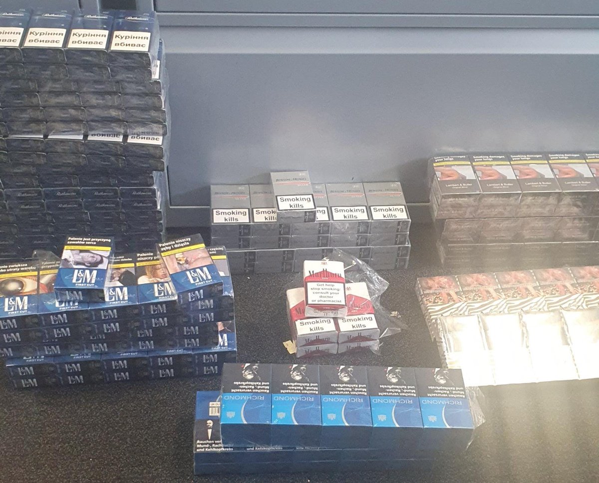 NottmCityTS's tweet photo. Today @NottmCityTS seized 167 packets of illegal cigarettes & 120 illegal vapes from a shop in Sneinton
Illegal tobacco has links to organised crime. If you have information about sales of illegal tobacco in your area, report to @CrimestoppersUK anonymously on 0800555 111 #OpCeCe https://t.co/paM7gUJEOI
