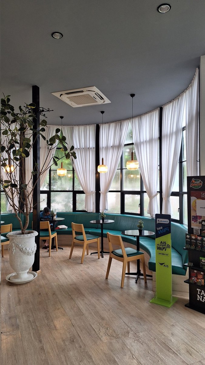 reallynatty's tweet photo. คาเฟ่อเมซอน https://t.co/PsX6qDVPFo