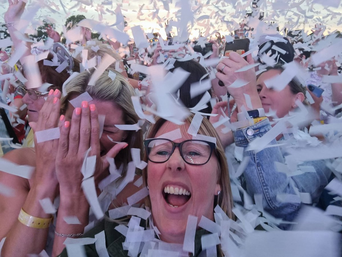 <a href="/GaryBarlow/">Gary Barlow</a> <a href="/BSTHydePark/">BST Hyde Park</a>