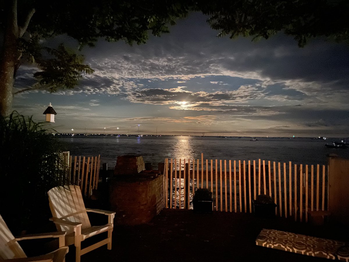 jonhubanks's tweet image. Sitting by the bay on a moonlit night and watching boats break through the morning fog is what I call a good day on the Cape. #CapeCod #CapeCodBay #CapeCodLiving