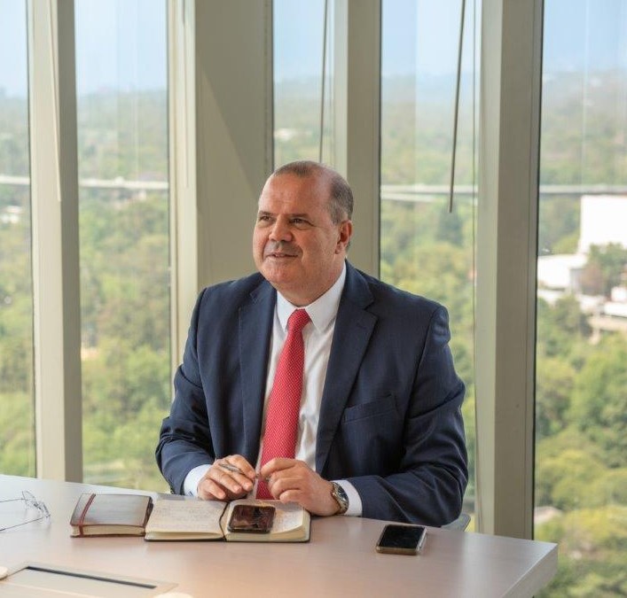 BIS_org's tweet photo. Save the date! Watch BIS Americas Representative Alexandre Tombini discuss #LatinAmerican countries’ progress in improving sovereign debt management at the #CEBRA23 Annual Meeting @NYFed on 5 July 16:15 CEST https://t.co/3TMD28FM5c https://t.co/kLMK1iM6qw