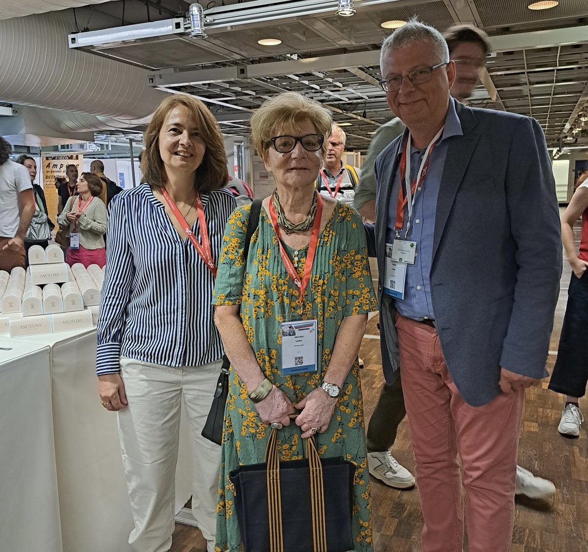HenriAgnes's tweet photo. Les 25 ans d’EPJ, une belle histoire initiée par (et avec) la SFP. Michèle Leduc parmi les pionniers de cette aventure @EPJscience @SFP_officiel #congresgeneralSFP2023 https://t.co/NsRCe0Ptj6