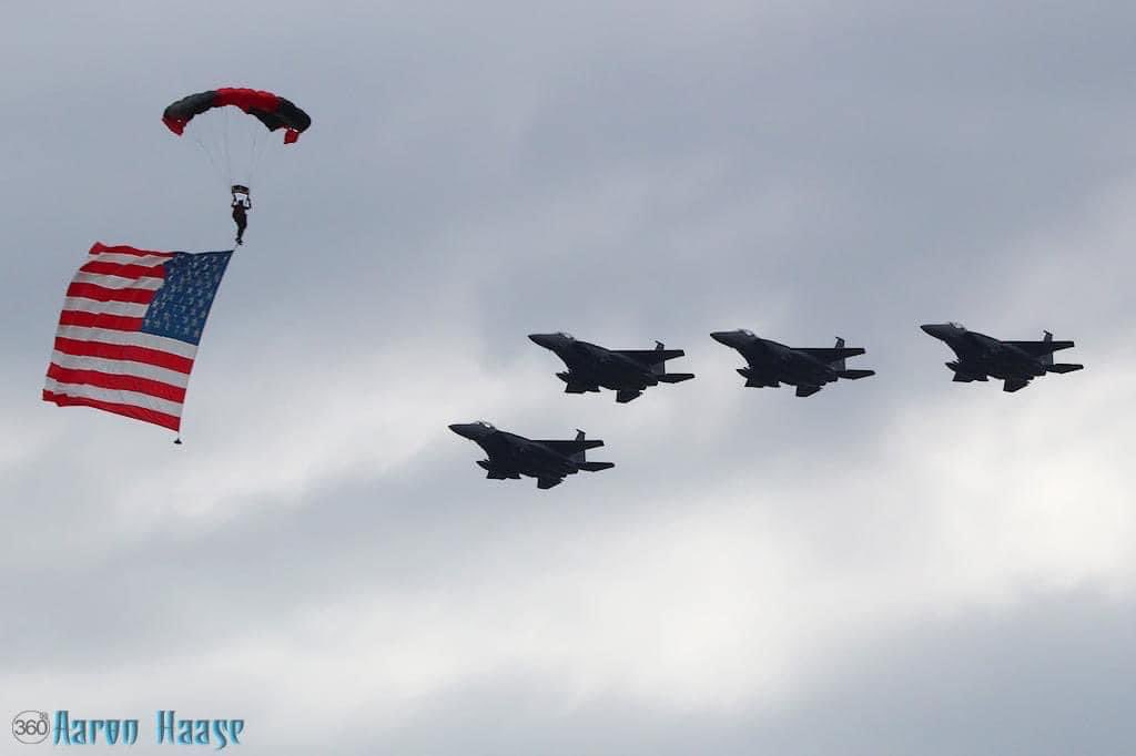 Happy Independence Day to the U.S. of A! 🇺🇸 

God Bless America! ❤️🤍💙

#fourthofjuly #airshow360 #weloveairshows

📸 <a href="/The_Phantom5000/">Aaron haase</a> Aaron Haase Photography