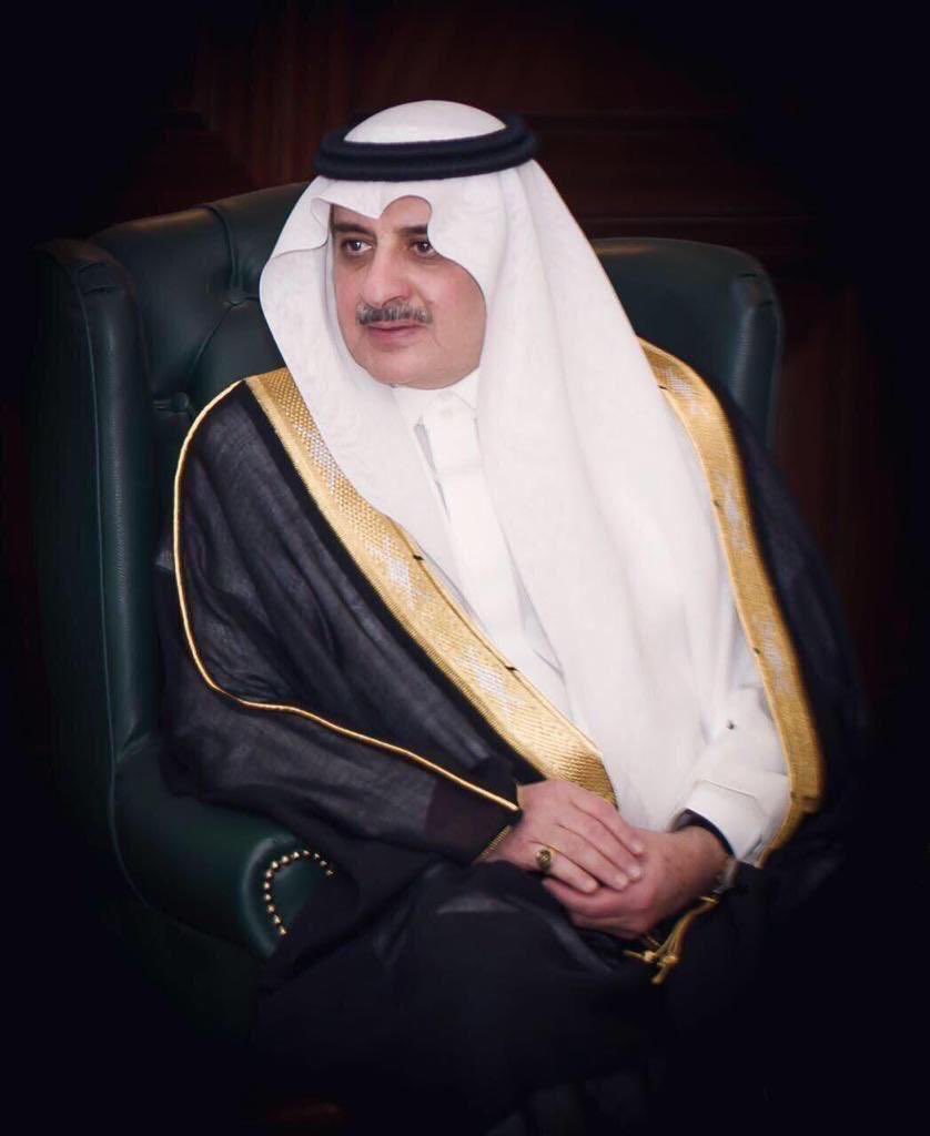سمو #أمير_منطقة_تبوك.  الأمير #فهد_بن_سلطان_بن_عبدالعزيز
يواسي أسرة العلي في وفاة فقيدها الأديب حسن أمين العلي -رحمه الله-