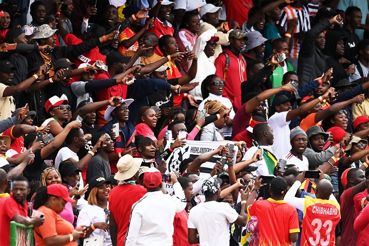 ZTNPrime's tweet photo. Zim need 53 from 78 balls with 2 wickets in hand...
#GetThePicture #Zimbabwe #ZIMvSCO #FillUpQueensSportsClub #Williams #Raza #Ngarava #Chatara #India #Burl https://t.co/u8E3POchd9