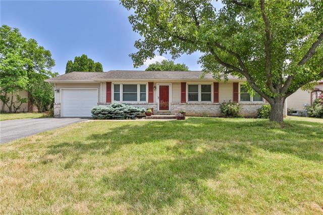 Fall in love with this 3 BD/ 2 BA in Bethlehem. Call, text or direct message me for more info. cpix.me/l/172914703