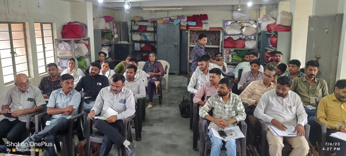 આજરોજ રાણપુર તાલુકા ખાતે તલાટી મંત્રીશ્રીઓ સાથે ૧૫માં નાણાંપંચ <a href="/15thFinCom/">Finance Commission of India</a> કામોની અને ગ્રામ સુવિધા પોર્ટલ , કરવેરા વસુલાત તેમજ sbm યોજનાની સમિક્ષા કરવામાં આવી <a href="/CMOGuj/">CMO Gujarat</a> <a href="/GujPRHDept/">Panchayat, Rural Housing & Rural Dev. Department</a> <a href="/bachubhaikhabad/">Bachubhai Khabad</a> <a href="/GujDCoffice/">Guj DCoffice</a> <a href="/skumar_76/">Sandeep Kumar</a>