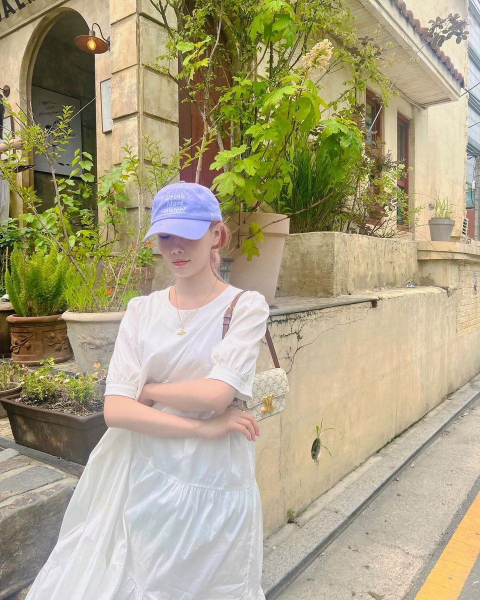 230704 #Handong 0.0_handong Instagram Update (1/3)

🔅🔅🔅With mom

🔗 instagram.com/p/CuRnFNtSVZD/

#한동 #韩东
#드림캐쳐 #Dreamcatcher

Transl. 7-Dreamers Carrot
Please don't take without credit