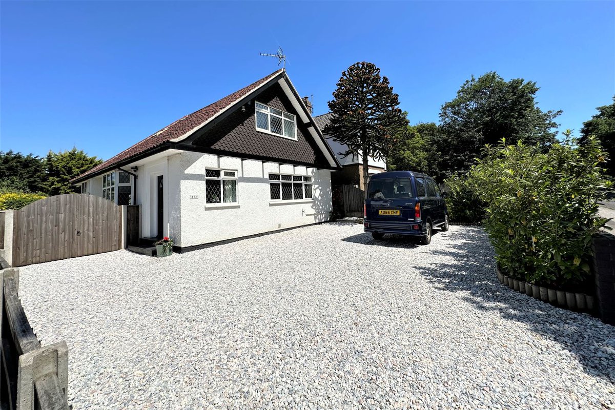 3 Bedroom Dormer Bungalow For Sale Asking Price £385,000
one-estates.co.uk/notice.php?q=6…