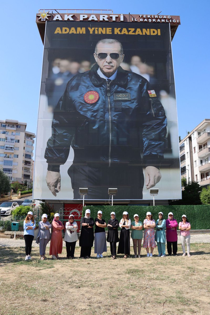 akkadintekirdag's tweet photo. İl Kadın Kolları Başkanımız @nihalerdogan19 Başkanlığında haftalık olağan İl Yönetim Kurulu toplantımızı gerçekleştirdik..
@AKKADINGM
@aysekesir
@av_aligumus #Akkadintekirdag  #NihalErdoğanKöşdere https://t.co/EMorgGcxuc