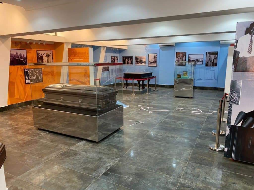 BongoIdeas_'s tweet photo. Irony: Same Addo D who is labelled as “Nkrumah-hater” is the same Addo D who has upgraded the Nkrumah Memorial Park into a world-class facility. Big ups! https://t.co/2hfXScgJtw