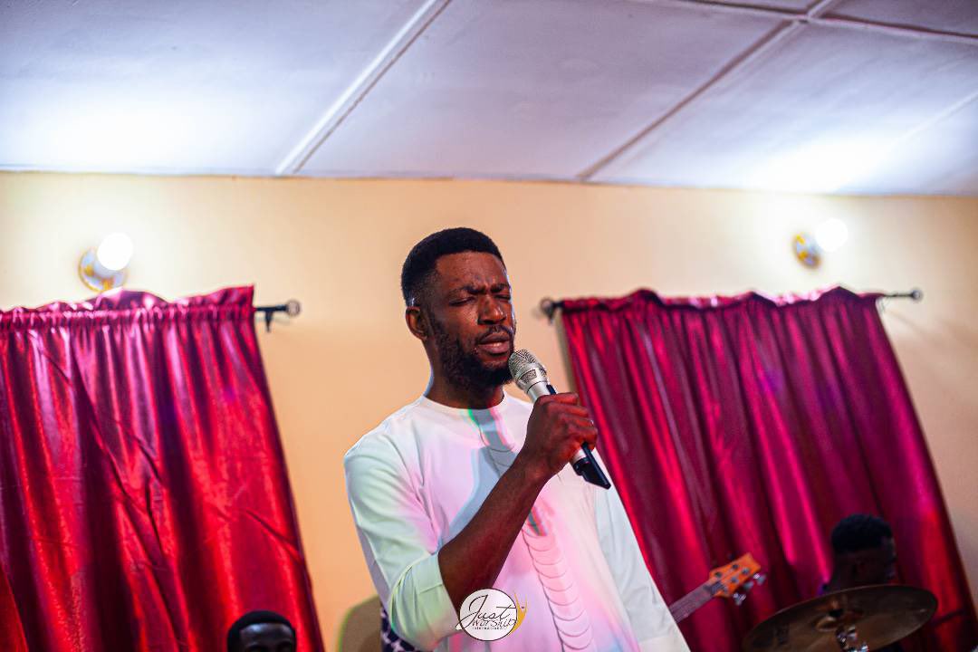 justworshipint's tweet photo. Just worship at Esut teaching Hospital Enugu , the light of God is here https://t.co/1GsOHJ5Mu1