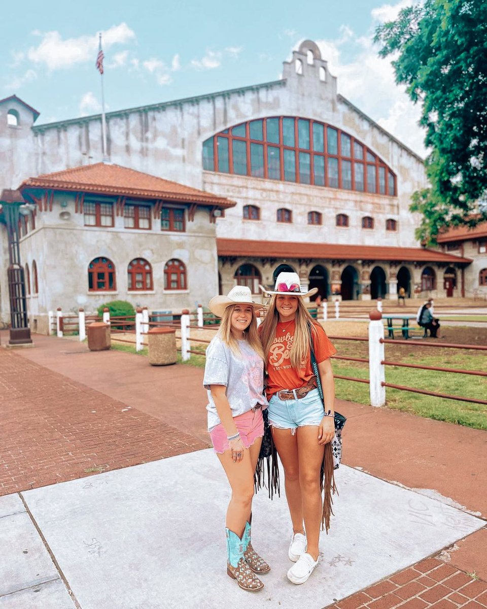 fwsystation's tweet photo. Happy 4th, y'all! ๐บ๐ธ Celebrate our Independence at The Stockyards and enjoy $4 draft beers and free American Flags (while supplies last). Hope to see y'all there!
๐ท: @gracie.ikerd | #StockyardsStyle https://t.co/iLqEEQaZOs