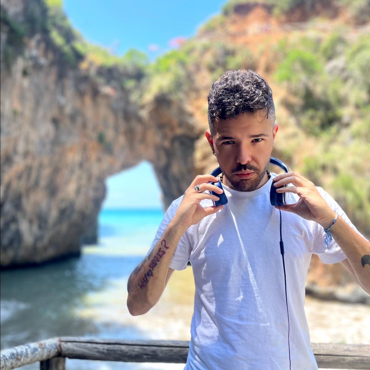 djeldan's tweet image. The best ever 🎧
.
.
.
#deejay #latino #latindj #arcomagno #calabria #dj #Producer